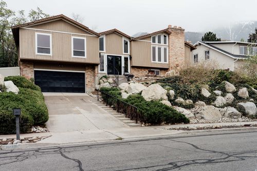 10077 Majestic Canyon Rd, Sandy, UT, 84092-4523 | Card Image