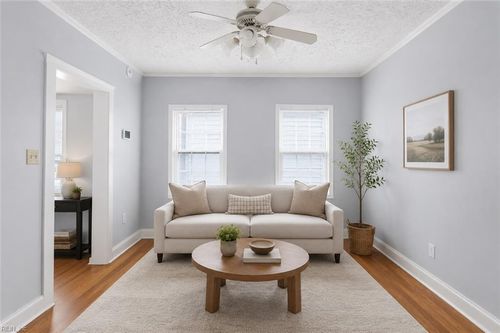 7 Central St, Hampton, VA, 23663-1561 | Card Image