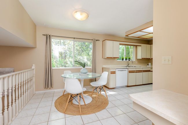 1015 163 St, House other with 3 bedrooms, 3 bathrooms and 6 parking in Surrey BC | Image 7