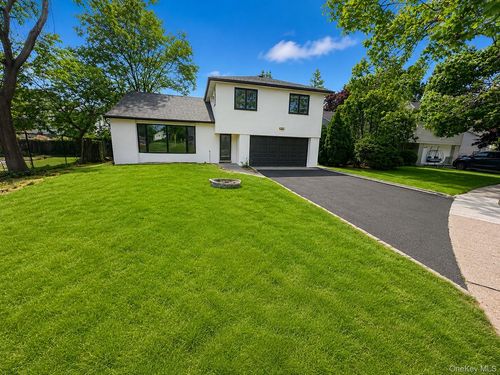 1030 Cedarhurst St, Valley Stream, NY, 11581-2701 | Card Image