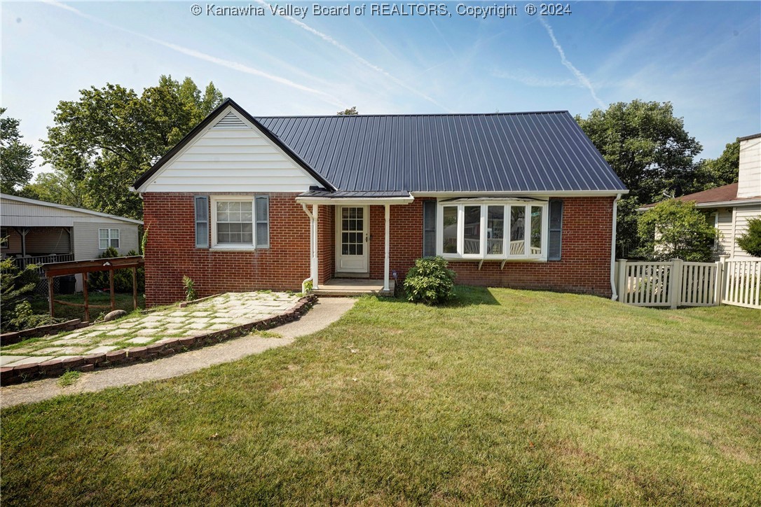 Homewood Dr, Charleston, WV 25314
