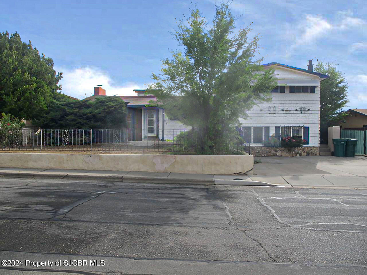 Santiago Ave, Farmington, NM 87401