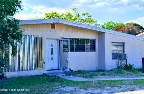 738 Lund Cir, MELBOURNE, FL, 32901-4132 | Card Image
