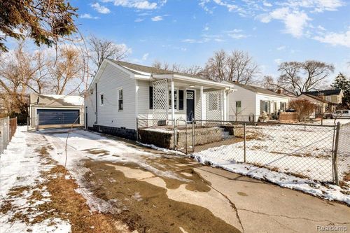 617 Mckeighan Ave, Flint, MI, 48507-2775 | Card Image