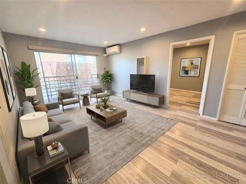 327 Chestnut Ave, Long Beach, CA, 90802-2800 | Card Image