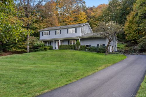 9 Whitlaw Ln, Chappaqua, NY, 10514-1005 | Card Image