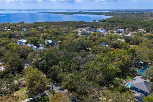 8004 Bay Dr, TAMPA, FL, 33635-9730 | Card Image