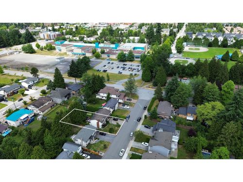 9781 154 St, Surrey, BC, V3R4J4 | Card Image