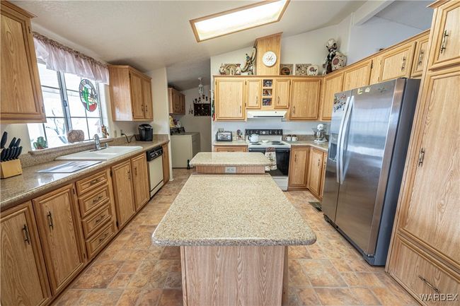 Kitchen | Image 16