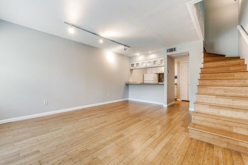 209-3827 Gilbert Ave, Dallas, TX, 75219-4358 | Card Image