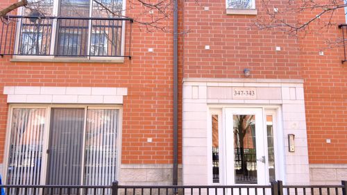 2e-347 E 25th Pl, Chicago, IL, 60616-5525 | Card Image