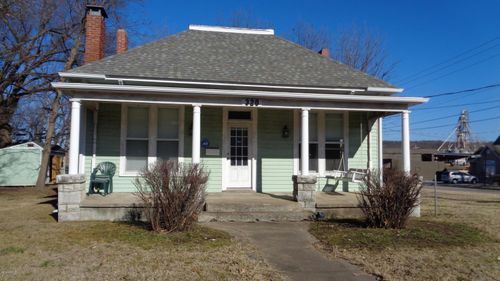 320 E Hickory St, Neosho, MO, 64850-1829 | Card Image