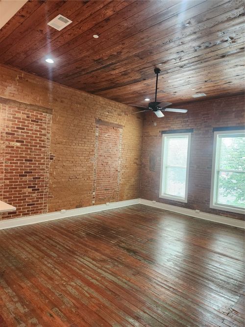 203-203 N Dallas St, Ennis, TX, 75119-4011 | Card Image