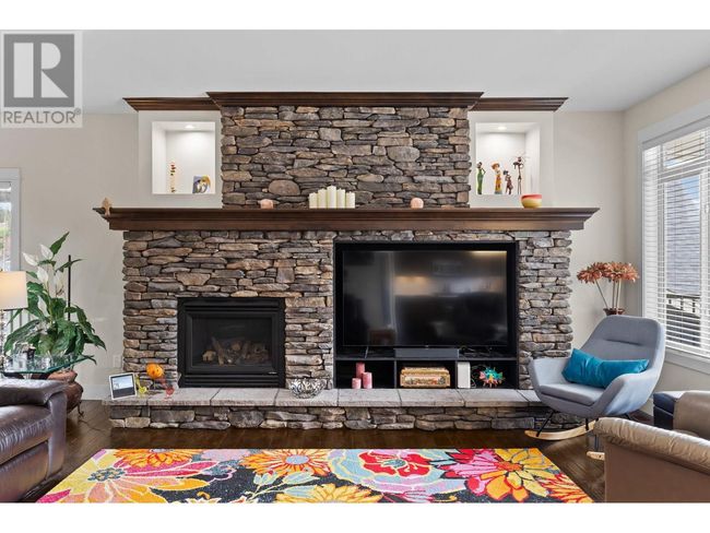 1089 Long Ridge Dr, House other with 4 bedrooms, 3 bathrooms and 2 parking in Kelowna BC | Image 9