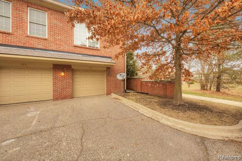 137 Village Way, Canton, MI, 48188-3449 | Card Image