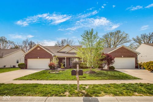388 Angelina Way, Avon, IN, 46123-5532 | Card Image