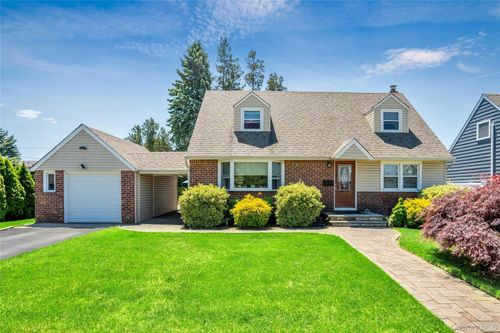 9 Amby Ave, Plainview, NY, 11803-3415 | Card Image