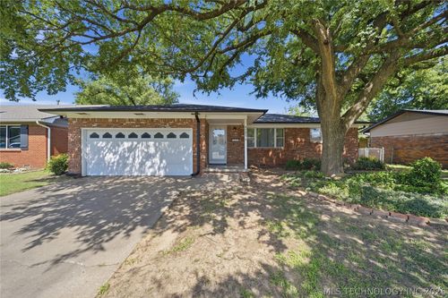2731 S Hudson Avenue, Tulsa, OK, 74114 | Card Image