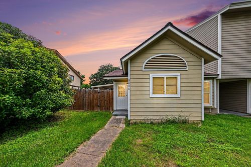 8406 Forest Ridge Dr, San Antonio, TX, 78239-4006 | Card Image
