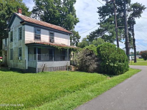 402 Spencers Ave, South Mills, NC, 27976-8903 | Card Image