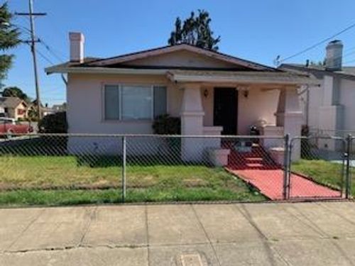 2732 60th Ave, Oakland, CA, 94605-1535 | Card Image