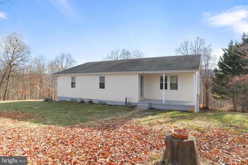 13 Oriole Cir, BERKELEY SPRINGS, WV, 25411-5816 | Card Image