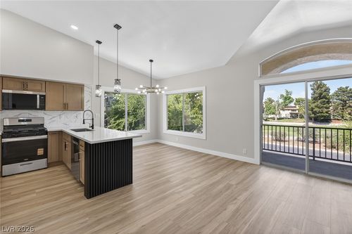 201-4820 Black Bear Rd, Las Vegas, NV, 89149-5780 | Card Image