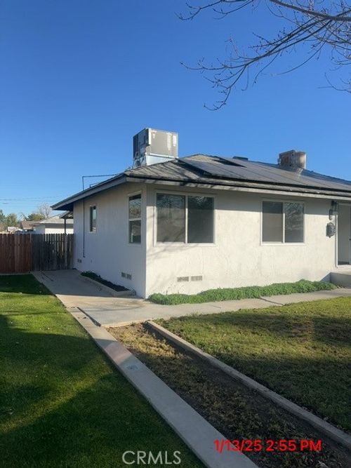 714 Wistaria St, Bakersfield, CA, 93308-3509 | Card Image