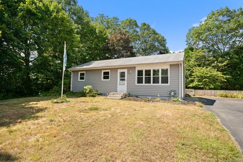 11 Illinois Ct, Oakdale, CT, 06370-1531 | Card Image