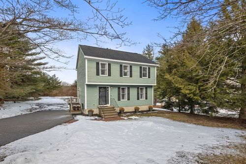 39 Unicorn Cir, Amesbury, MA, 01913 | Card Image