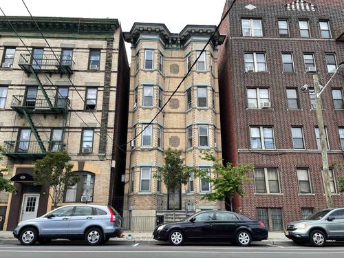 apt-4l-1619 Palisade Ave, Union City, NJ, 07087-4370 | Card Image