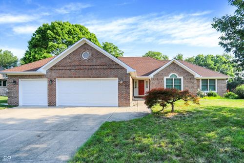 122 Park Forest Dr N, Whiteland, IN, 46184-9774 | Card Image