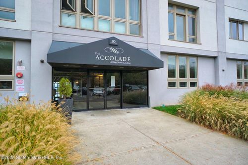 4b-90 Bay Street Lndg, Staten Island, NY, 10301-2658 | Card Image