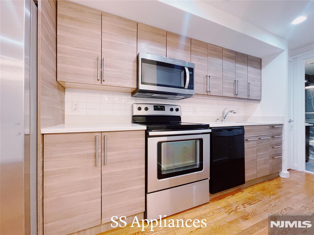 Residential Lease in Edgewater 5