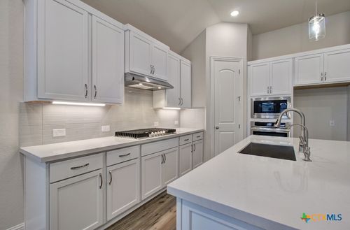 2031 Stephanie Ave, New Braunfels, TX, 78132-0193 | Card Image