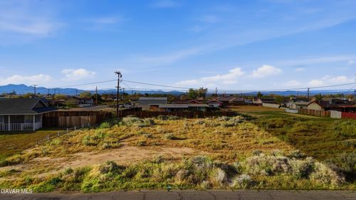 8113 Jacaranda Avenue, California City, CA, 93505 | Card Image