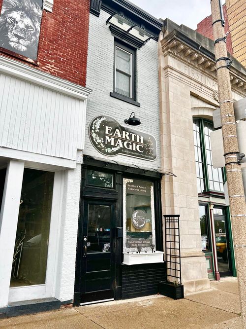 120 W Washington St, Rensselaer, IN, 47978-2820 | Card Image