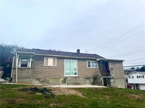 4430 Bowes Ave, West Mifflin, PA, 15122-1704 | Card Image