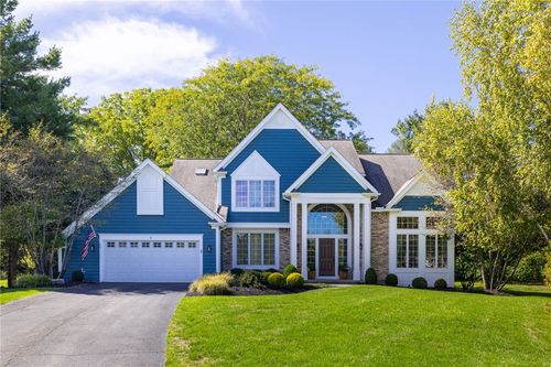 8 Wyebrook Cir, Penfield, NY, 14526-1266 | Card Image