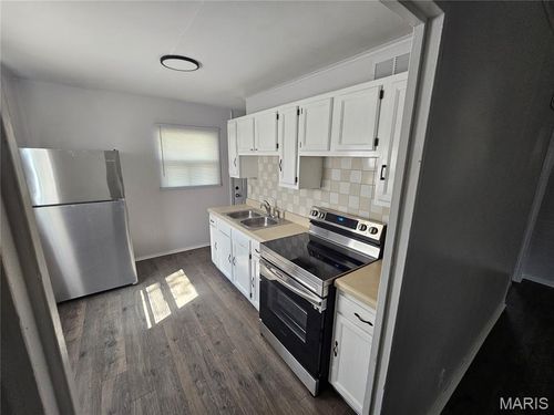 1150 Lilac Dr, Belleville, IL, 62220-3336 | Card Image