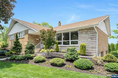 378 Forest Dr, Englewood Cliffs, NJ, 07632-1732 | Card Image