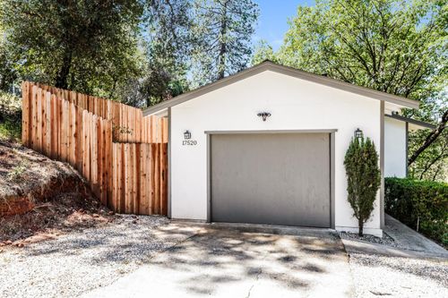 17520 Anona Court, Grass Valley, CA, 95949 | Card Image