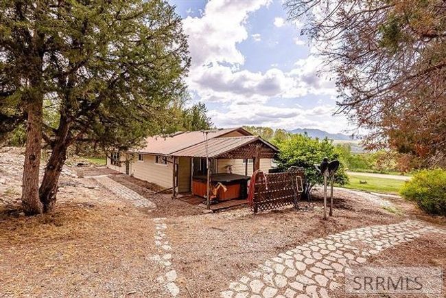 582 E Upper Rock Creek Rd, House other with 3 bedrooms, 2 bathrooms and 3 parking in Inkom ID | Image 25