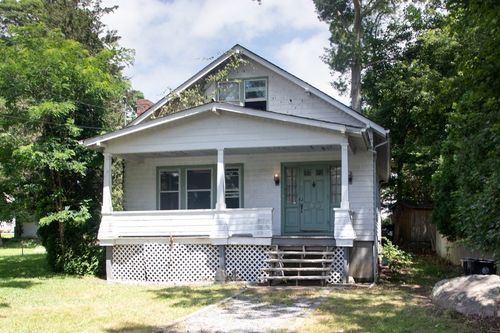 28 Greystone Ave, Dartmouth, MA, 02747-2420 | Card Image