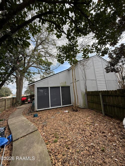 301 Fox Run Ave, Lafayette, LA, 70508-1910 | Card Image