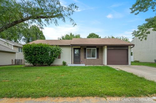 2S211 Sanchez Drive, Warrenville, IL, 60555 | Card Image