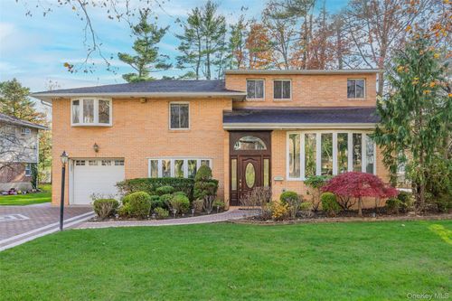 38 Lake Dr, New Hyde Park, NY, 11040-1123 | Card Image