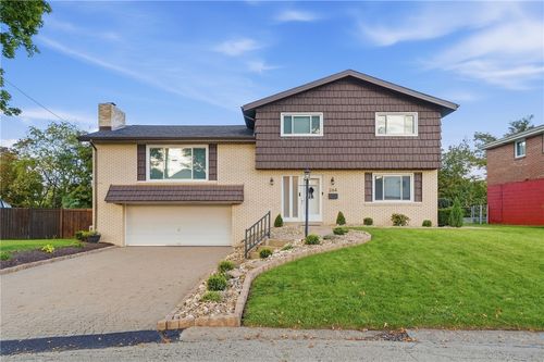264 Fernledge Dr, New Kensington, PA, 15068-4614 | Card Image