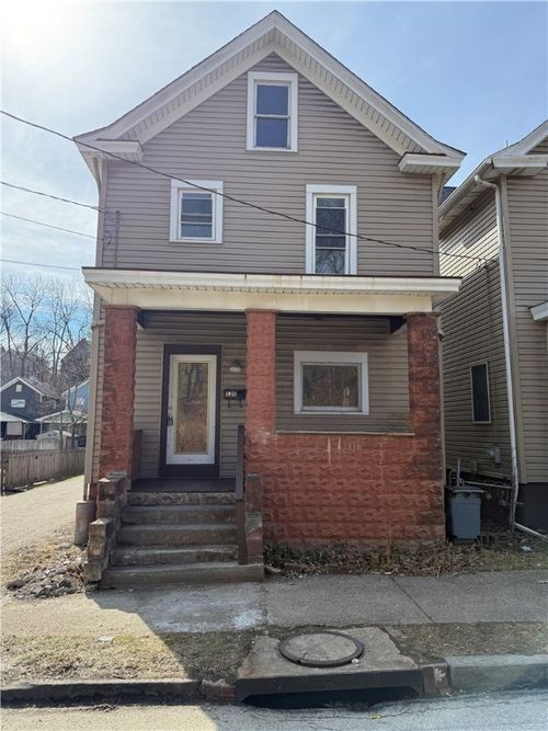 520 Euclid Ave, Greensburg, PA, 15601-3039 | Card Image