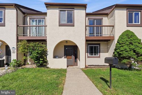 175 Monroe Ct, HOLLAND, PA, 18966-2772 | Card Image